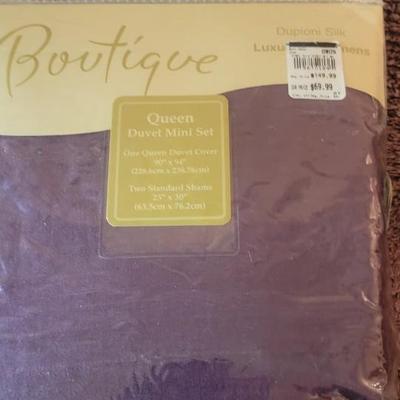 Plum mini duvet set, bath set