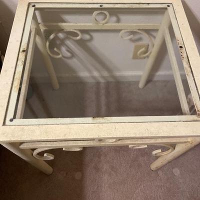 Iron side table (matches canopy bed)