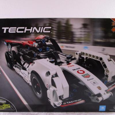 Retired Lego Formula E Porsche 99X Electric #42137