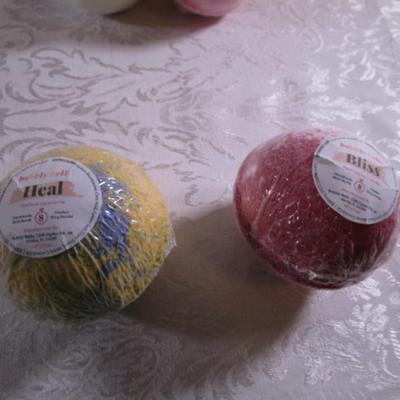 2 bubbly belle bath bombs