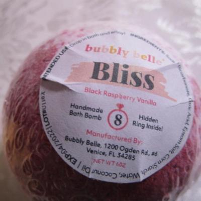 2 bubbly belle bath bombs