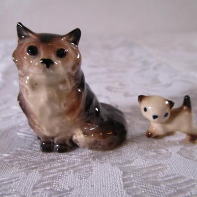 Hagen Renaker Cat & Walking Siamese Kitten