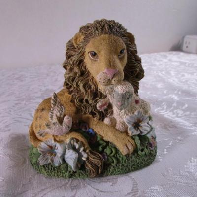 Lamb & Lion figurine