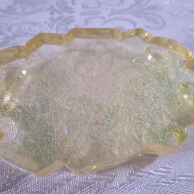 Iridescent leaf decoration