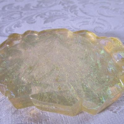 Iridescent leaf decoration