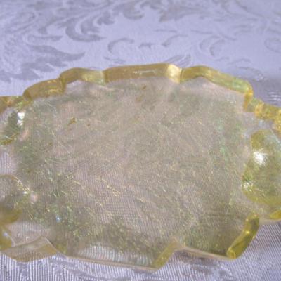 Iridescent leaf decoration