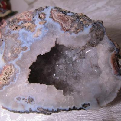 Crystal geode