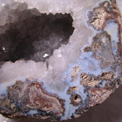 Crystal geode