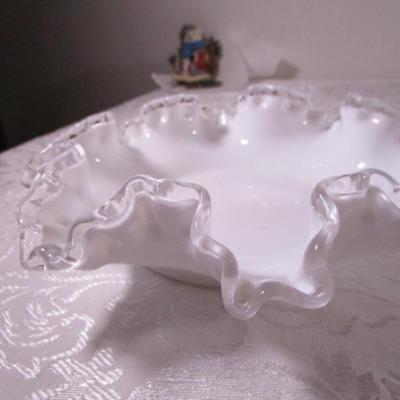 Vintage clear crest ruffled edge bowl/candy disk