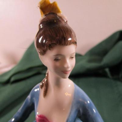 Royal Doulton "Leading Lady" figurine