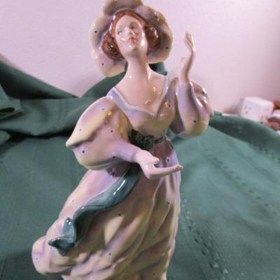 Royal Doulton "Grand Manner" figurine