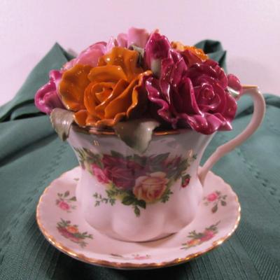 Old Country Roses musical teacup, Royal Albert design