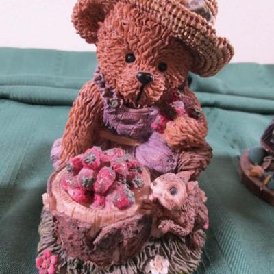 4 Resin bear figurines