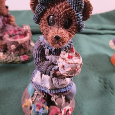 4 Resin bear figurines