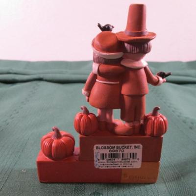 Fall figurines