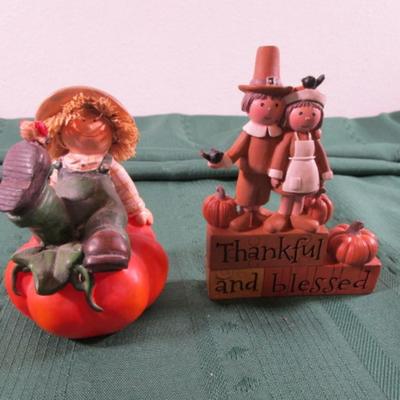 Fall figurines