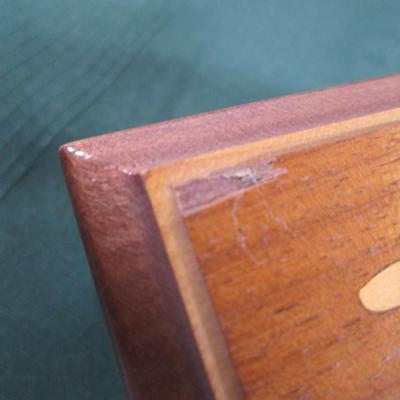 Swiss music box with inlaid flowers