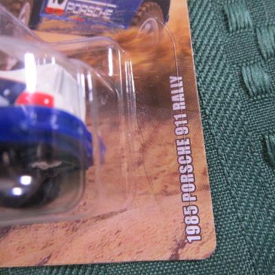 2 Matchbox cars