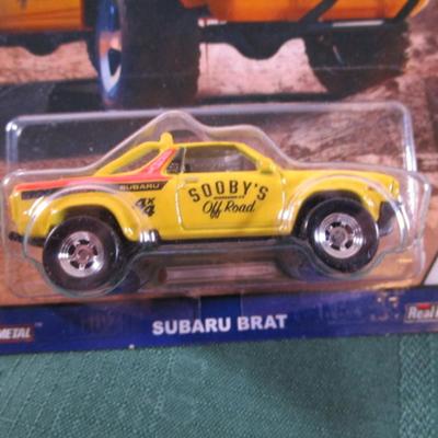 2 Hot Wheels cars