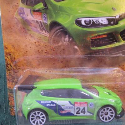 2 Hot Wheels cars