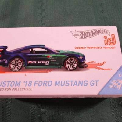Hot Wheels UIV car