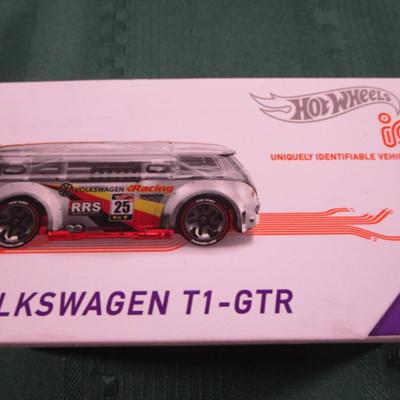 Hot Wheels UIV car