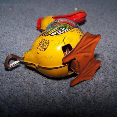 LOT 160 FAB TIN LITHO CHEIN DONALD DUCK??? WIND UP TOY WORKS