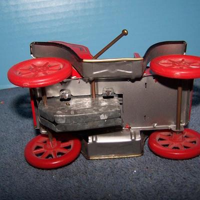 LOT 161 TIN LITHO JALOPY CAR MODERN TOYS JAPAN--LEVER ACTION !WORKS!