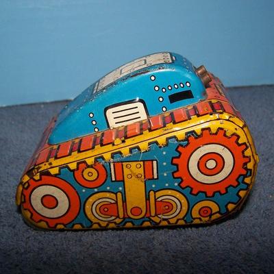 LOT 162 VINTAGE TIN LITHO MARX ROLL OVER TANK WIND UP *WORKS*