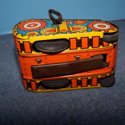 LOT 162 VINTAGE TIN LITHO MARX ROLL OVER TANK WIND UP *WORKS*