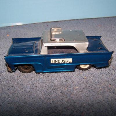 LOT 163 THIS IS A GREAT VINTAGE TIN LITHO VEHICLES! FRICTION JAPAN