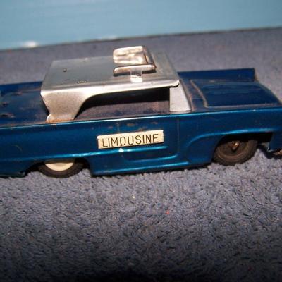 LOT 163 THIS IS A GREAT VINTAGE TIN LITHO VEHICLES! FRICTION JAPAN