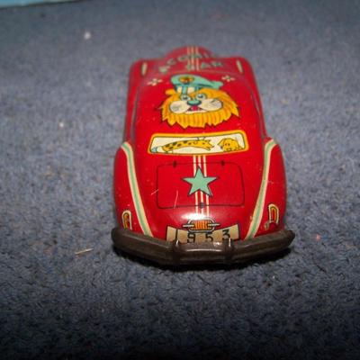 LOT 164 TIN LITHO LUPOR & COMIC CAR JAPAN