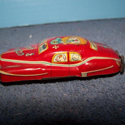 LOT 164 TIN LITHO LUPOR & COMIC CAR JAPAN