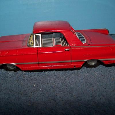 LOT 165 TIN LITHO FORD T-BIRD? FRICTION WORKS! JAPAN