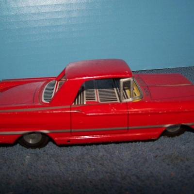 LOT 165 TIN LITHO FORD T-BIRD? FRICTION WORKS! JAPAN