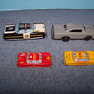LOT 166 VINTAGE TIN LITHO MINI CARS JAPAN FRICTION