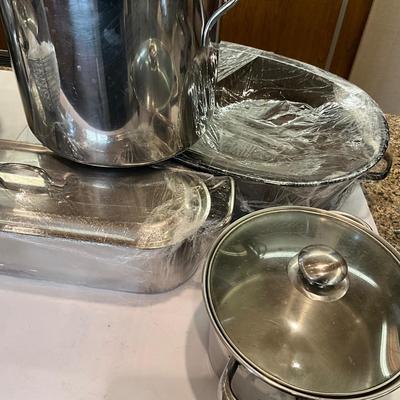 K1049 Large Lot of Roasting Pans, Poacher, StockPots
