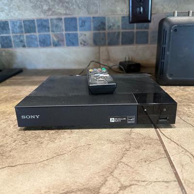 SONY BLU-RAY PLAYER AND XFINITY RECEIVER