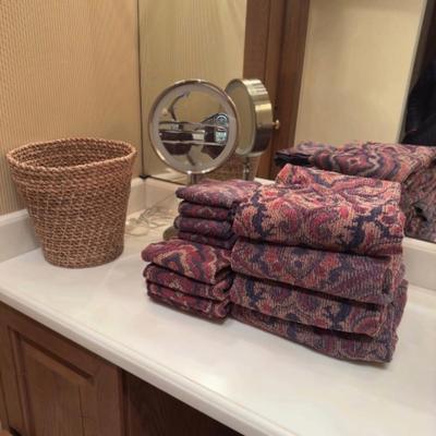 GH1054 Ralph Lauren Towel Lot with Two Way Mirror and Basket