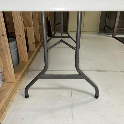 6 FOOT LIFETIME TABLE WITH FOLDING LEGS