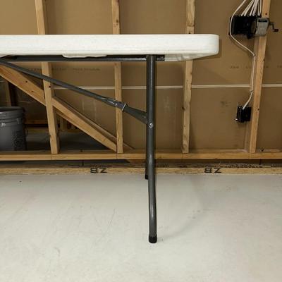 6 FOOT LIFETIME TABLE WITH FOLDING LEGS