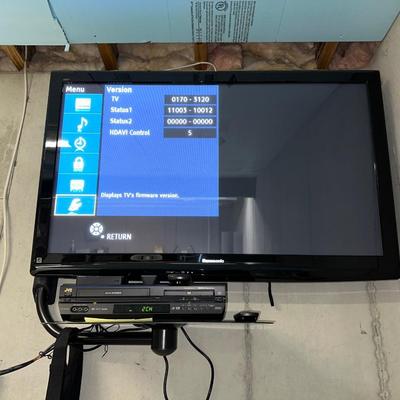 50” PANASONIC TV & JVC COMBO DVD/VHS PLAYER BOTH HAVE REMOTES
