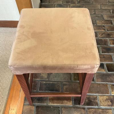 K1057 Set of 3 Upholstered Mahogany Backless Stools