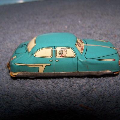LOT 174 THESE ARE GREAT VINTAGE TIN LITHO CAR AND TRAILER! FRICTION..