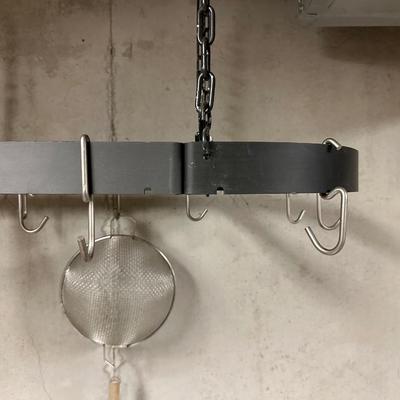 HANGING IRON POT HOLDER