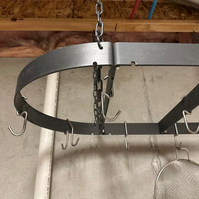 HANGING IRON POT HOLDER