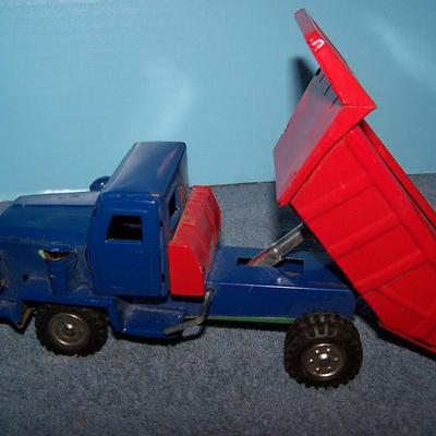 LOT 176 VINTAGE TIN LITHO CAR & TRUCK FRICTION JAPAM