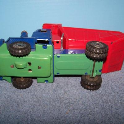 LOT 176 VINTAGE TIN LITHO CAR & TRUCK FRICTION JAPAM