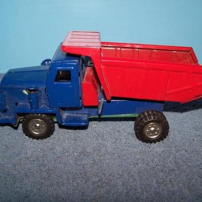 LOT 176 VINTAGE TIN LITHO CAR & TRUCK FRICTION JAPAM